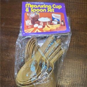 Vintage 1982 Unused Measuring Cup & Spoon Set 10pc Retro Kitchen Tools